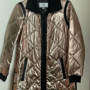 Elegant Women's Metallic Quilted Puffer Jacket